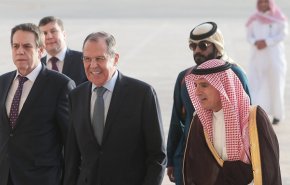 ممالك النفط تلهث وراء روسيا، وتفاوض على اعادة اعمار سوريا
