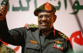 شاهد .. الوزراء السودانيون الجدد يؤدون اليمين امام الرئيس البشير