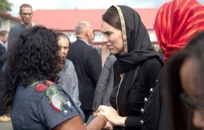 رئيسة وزراء نيوزيلندا ترتدي الحجاب (فيديو+صور)
