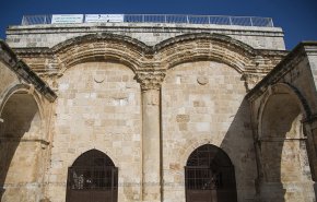 محكمة اسرائيلية تأمر إغلاق مصلى باب الرحمة داخل الأقصى