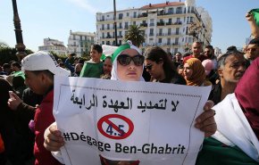 خبراء ينبهون الى خطورة الوضع الجزائري