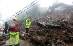 ارتفاع حصيلة ضحايا فيضانات اندونيسيا الى 77 قتيلا