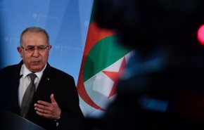 جولة خارجية لنائب رئيس الوزراء الجزائري لبحث الأحداث في الداخل