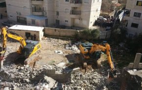 الاحتلال يهدم مبنى قيد الإنشاء تابع لمدرسة في مخيم شعفاط