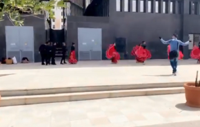 رقص دختران عربستانی در سطح شهر!