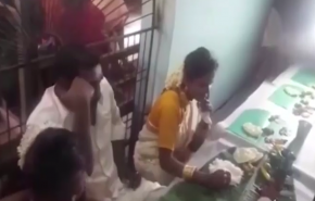 شاهد بالفيديو عريس هندي يصدم الضيوف بتصرفه الغريب!