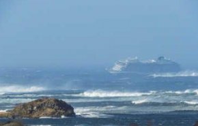 سفينة سياحية نرويجية تطلق نداء استغاثة قبالة سواحل البلاد