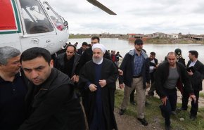 شاهد: روحاني يحمل بعض المسؤولين التقصير بمواجهة كارثة السيول