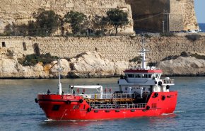 الكشف عن مصير طاقم السفينة المختطفة قبالة ليبيا