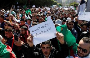 هزاران الجزایری خواستار پایان ریاست جمهوری بوتفلیقه شدند