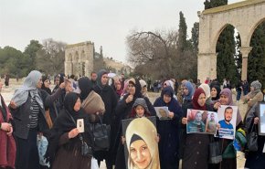 اعتقال أمهات أسرى خلال اعتصام بساحات الأقصى