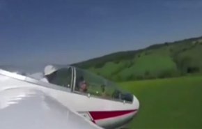 فيديو مرعب من داخل طائرة.. لحظة سقوطها وتهشمها على الأرض