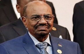 السودان : البشير يعين 3 وزراء اتحاديين و4 وزراء دولة