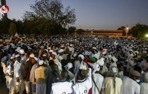 'مواكب الخبز والكرامة' تغيّر نبرة الاحزاب السياسية في السودان