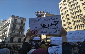  الجزائر : إقالة مدير المخابرات عثمان طرطاق لقربه من بوتفليقة 
 