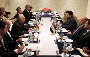وزير الاقتصاد الايراني يدعو إلى توسيع التعاون مع العراق