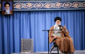 قائد الثورة: 'التهريج الامريكي' ضد الحرس سيبوء بالفشل