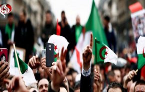 تداوم تظاهرات در الجزائر؛ معترضان خواستار کناره‌گیری رئیس جمهور موقت شدند