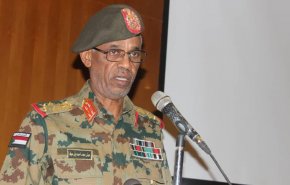 بن عوف يؤدي القسم رئيسا للمجلس العسكري السوداني