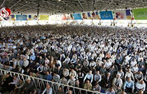 حضور خطیب نماز جمعه تهران با لباس سپاه پاسداران