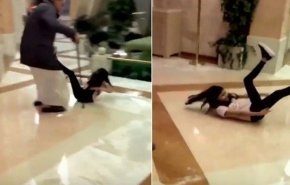 بالفيديو.. رجل أعمال سعودي يجر طفلة على الأرض