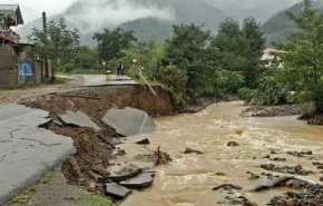 السيول الحقت اضرارا باكثر من 14 الف كيلومتر من طرق ايران