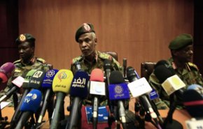 سلسلة قرارات للمجلس العسكري السوداني واتصالات مع 3 دول عربية