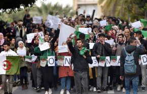 دعوات لإضراب مفتوح في الجزائر