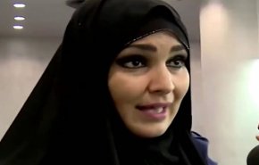 شاهد بالفيديو.. اعتداء على نائبة جزائرية بالضرب ونزع الحجاب عنها