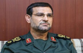 زوارق الحشد الشعبي تقدم الاغاثة للمنكوبين بالسيول في خوزستان