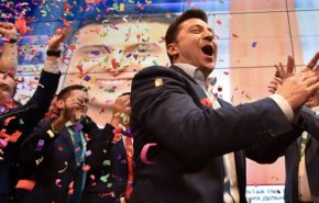 شاهد بالفيديو ممثلا كوميديا يفوز برئاسة اوكرانيا