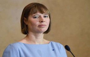 رئيسة إستونيا ترفض الانتقادات على لقائها بوتين
