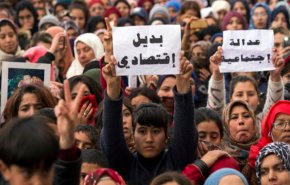 الأمن المغربي يستخدم خراطيم المياه لفض اعتصام للمعلمين

