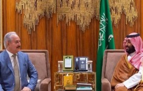 گاردین: ردپای شاهزاده سعودی در جنگ لیبی؛ حمله حفتر به طرابلس بعد از دیدار با بن سلمان بود