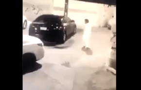 سعودي ينتقم من شقيقته شر انتقام لقيادتها السيارة !