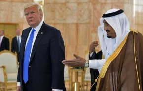 'مغازلة' ترامب الجديدة لسلمان تصيب السعوديين بمقتل