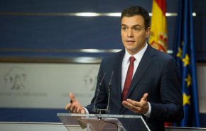 الإسباني سانشيز يقول إنه سيشكل حكومة موالية لأوروبا