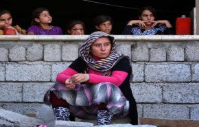 'دواعش' يقتادون مختطفات إيزيديات من العراق إلى سوريا