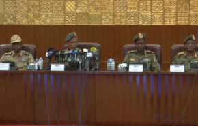 لماذا أمهل الاتحاد الافريقي المجلس العسكري السوداني لتسليم السلطة؟