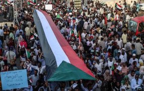 موكب مليوني بالسودان يطالب 