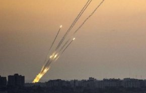 بالفيديو: رشقات صاروخية فلسطينية على مستوطنات العدو
