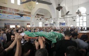 بالصور: غزة تشيعُ شهداء العدوان الإسرائيلي