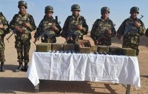 الدفاع الجزائرية تعلن كشف مخبأ للأسلحة والذخيرة في تمنراست
