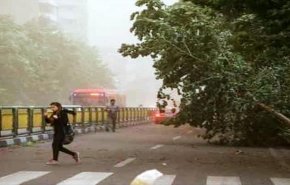 عاصفة بسرعة 70 كم في الساعة تجتاح طهران