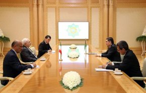 ظريف يبحث مع رئيس تركمانستان أهم القضايا الإقليمية والدولية