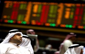 بورصات البلدان الخليجية تواصل خسائرها والنفط يرتفع
