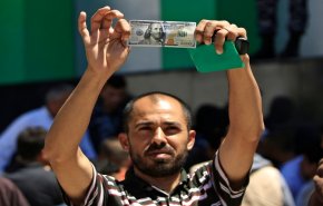 الأموال القطرية تدخل غزة، لكن هل تستمر التهدئة؟