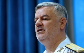 قائد البحرية الايرانية: العدو لا يجرؤ حتى على النظر بوقاحة إلى إيران