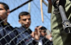 3 أسرى يواصلون إضرابهم المفتوح عن الطعام بسجون الاحتلال 