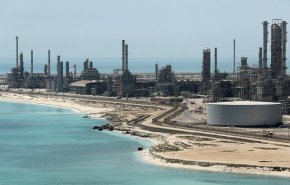 إرتفاع أسعار البترول في الأسواق العالمية وتراجع مؤشر الأسهم في السعودية